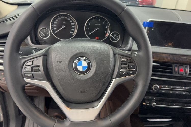 Used BMW X5 2014 xDrive35i Elegant Edition Steering Wheel