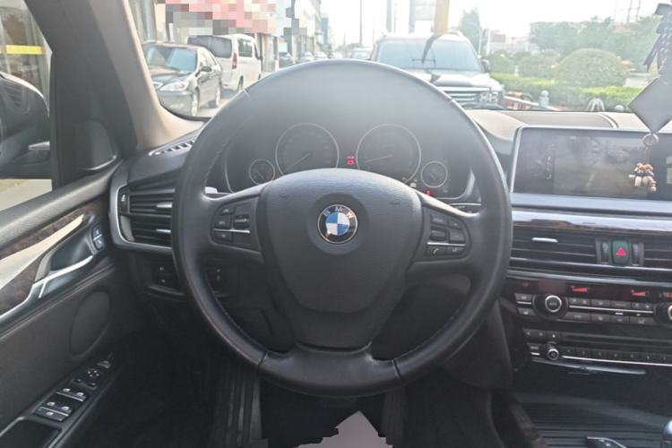 Used BMW X5 2014 xDrive35i Elegant Edition Steering Wheel