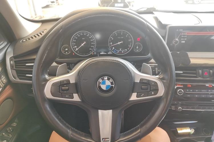 Used BMW X5 2014 xDrive35i Leading Model Steering Wheel