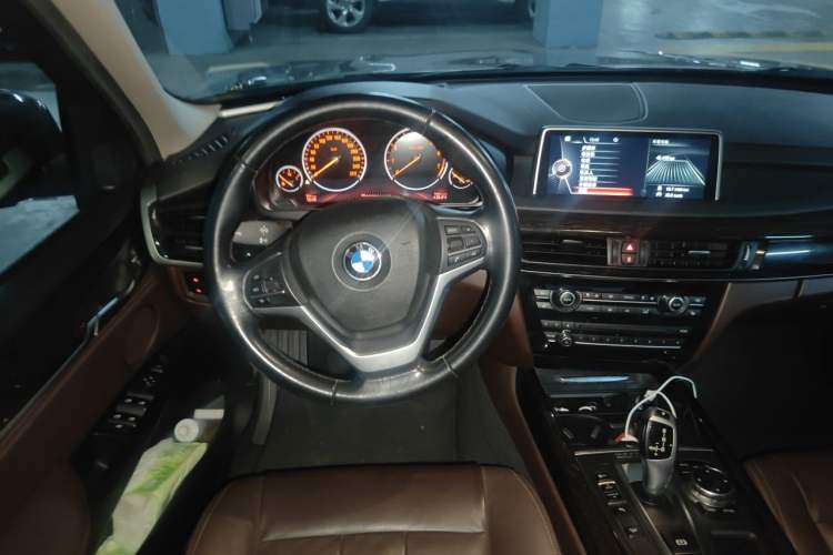 Used BMW X5 2014 xDrive35i Luxury Edition Steering Wheel