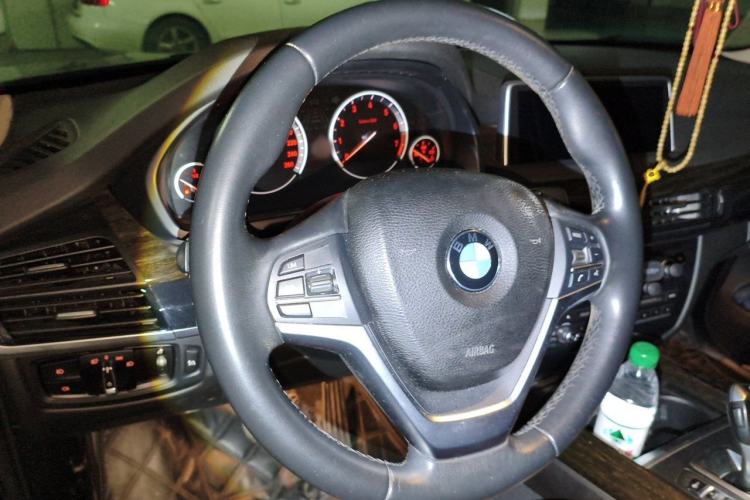 Used BMW X5 2014 xDrive35i Luxury Edition Steering Wheel