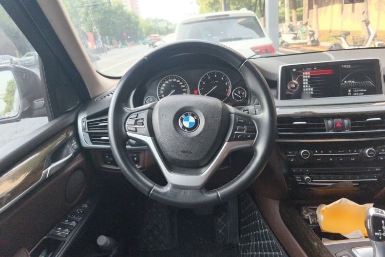 Used BMW X5 2014 xDrive35i Leading Model Steering Wheel