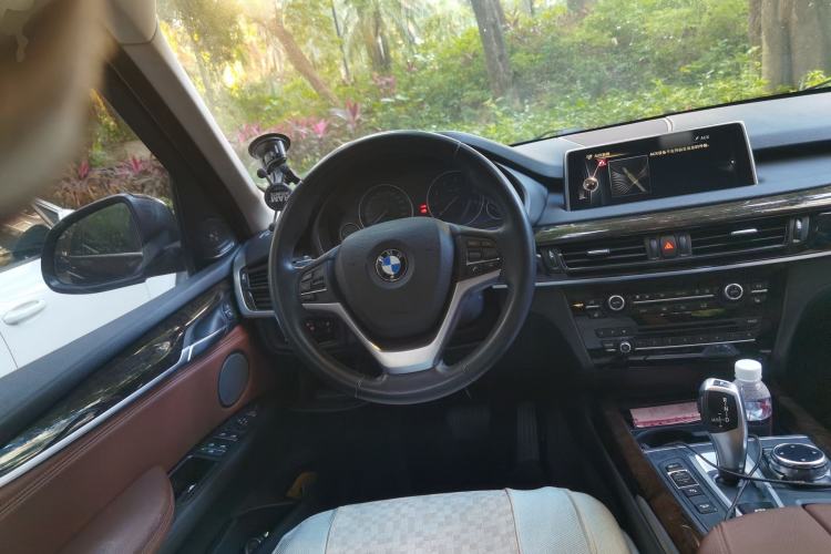 Used BMW X5 2014 xDrive35i Leading Model Steering Wheel