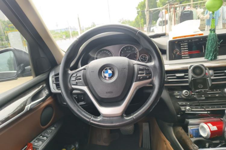 Used BMW X5 2014 xDrive35i Elegant Edition Steering Wheel