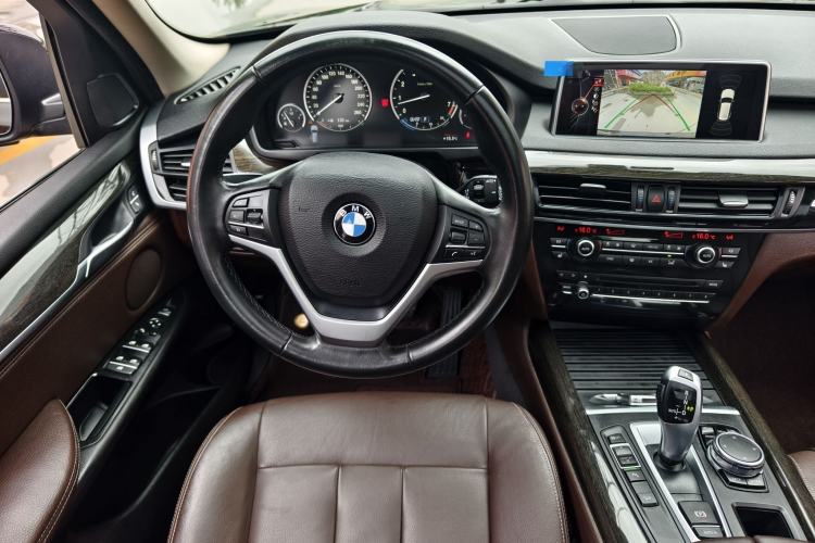 Used BMW X5 2014 xDrive35i Leading Model Steering Wheel