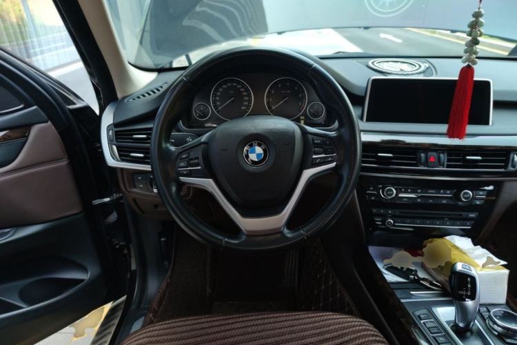 Used BMW X5 2014 xDrive35i Leading Model Steering Wheel