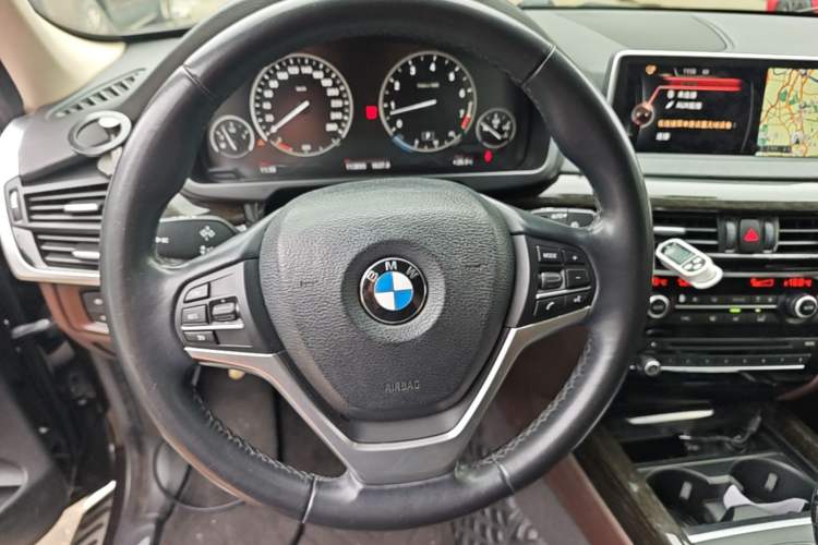 Used BMW X5 2014 xDrive35i Leading Model Steering Wheel