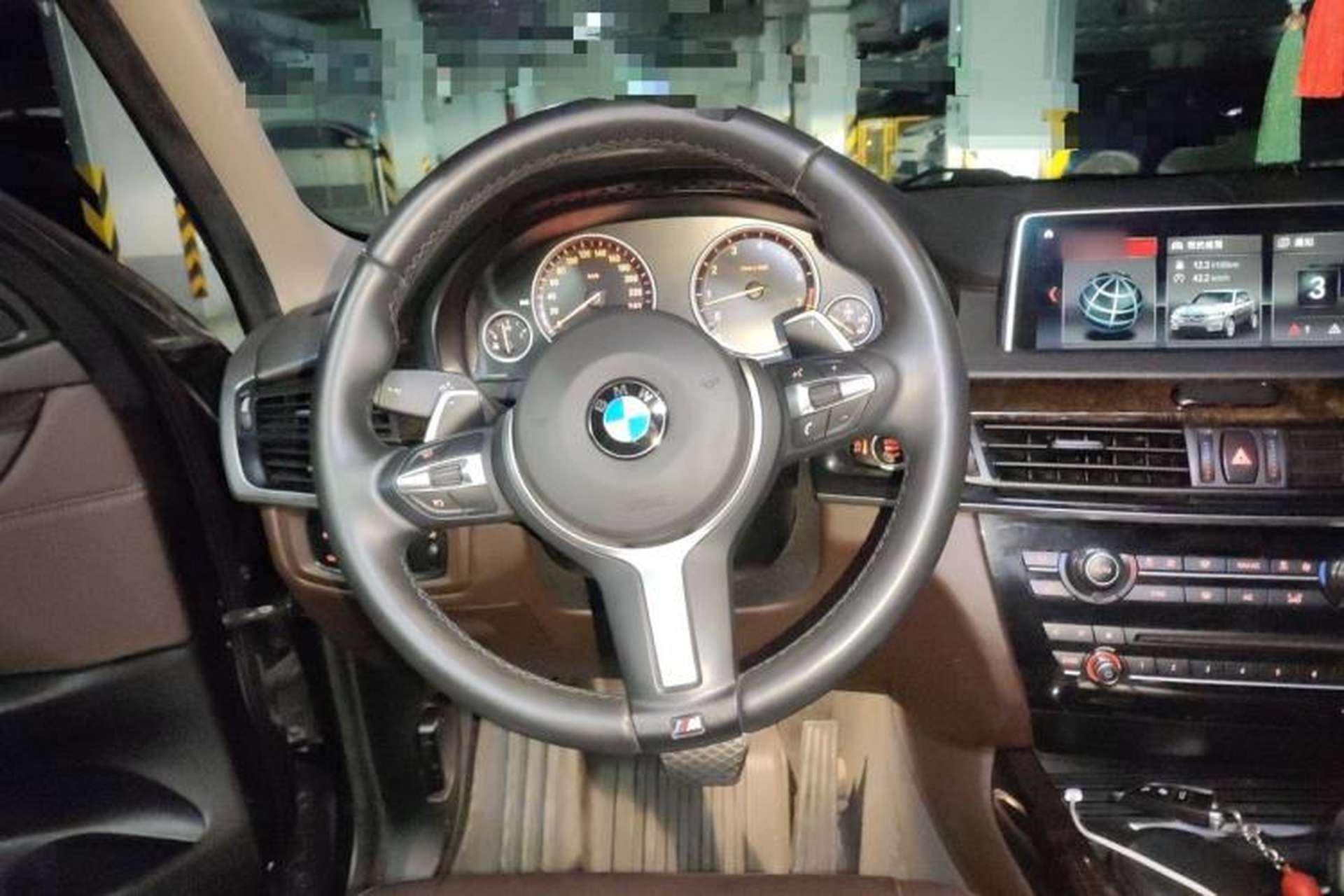 Used BMW X5 2014 xDrive35i Leading Model Steering Wheel