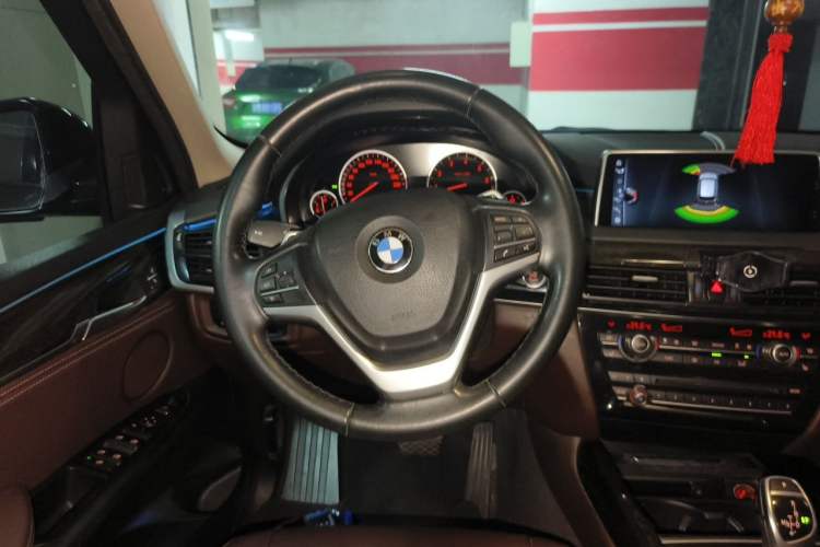 Used BMW X5 2014 xDrive35i Leading Model Steering Wheel