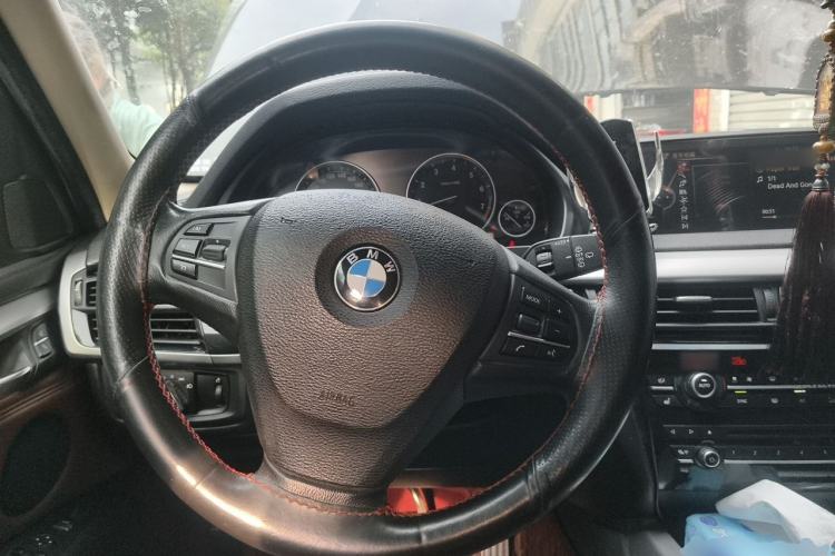 Used BMW X5 2014 xDrive35i Leading Model Steering Wheel