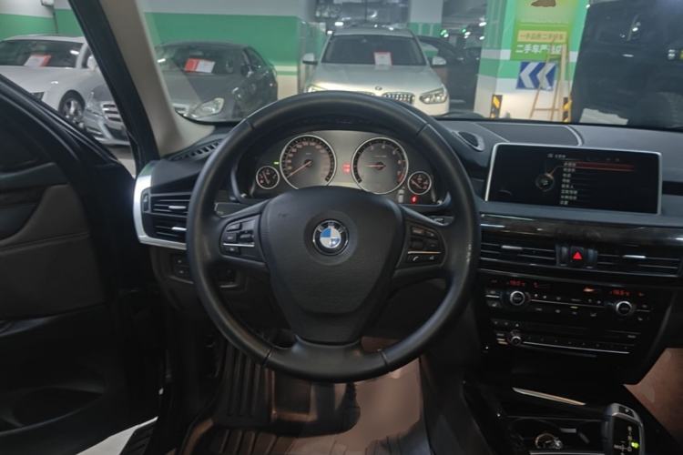 Used BMW X5 2014 xDrive35i Elegant Edition Steering Wheel