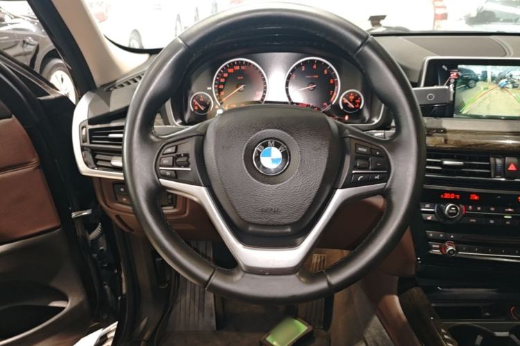 Used BMW X5 2014 xDrive35i Leading Model Steering Wheel