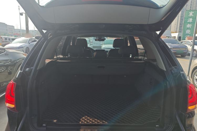 Used BMW X5 2014 xDrive35i Elegant Edition Trunk