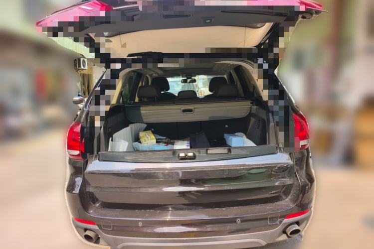 Used BMW X5 2014 xDrive35i Leading Model Trunk