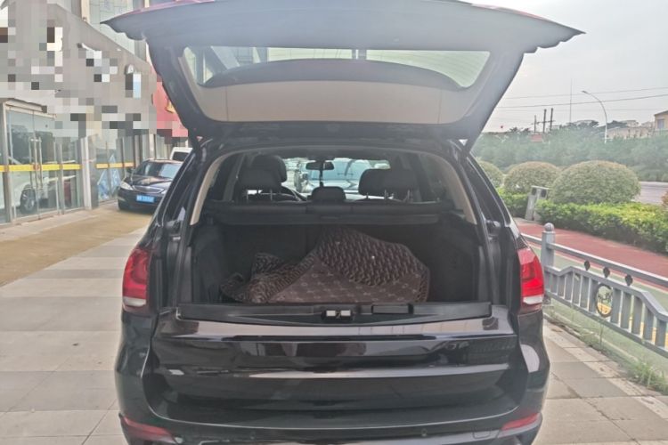 Used BMW X5 2014 xDrive35i Elegant Edition Trunk