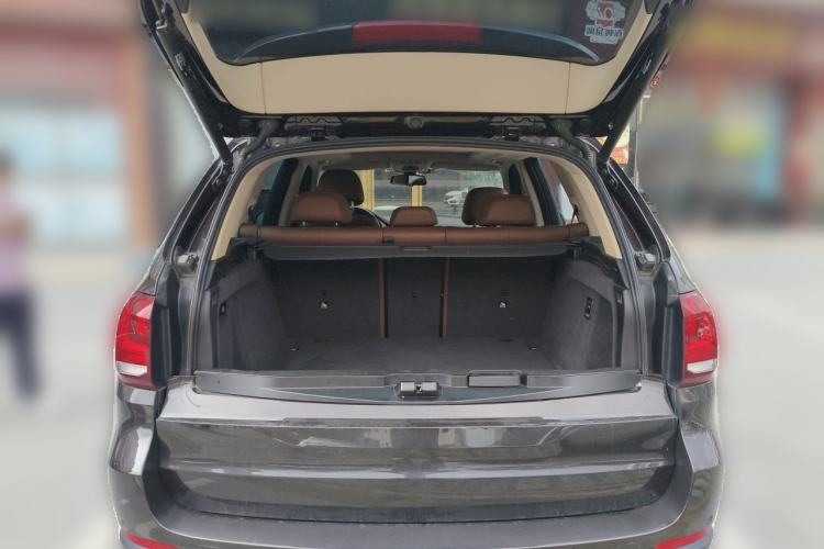 Used BMW X5 2014 xDrive35i Elegant Edition Trunk