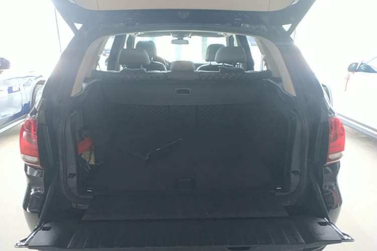 Used BMW X5 2014 xDrive35i Elegant Edition Trunk