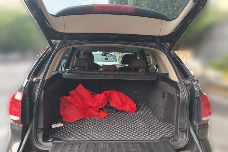 Used BMW X5 2014 xDrive35i Leading Model Trunk