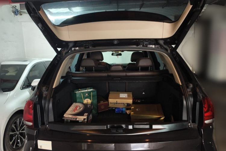 Used BMW X5 2014 xDrive35i Elegant Edition Trunk