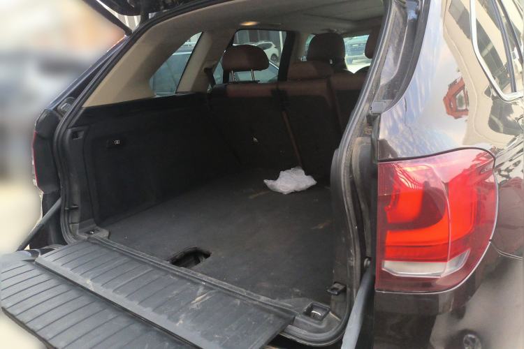 Used BMW X5 2014 xDrive35i Luxury Edition Trunk