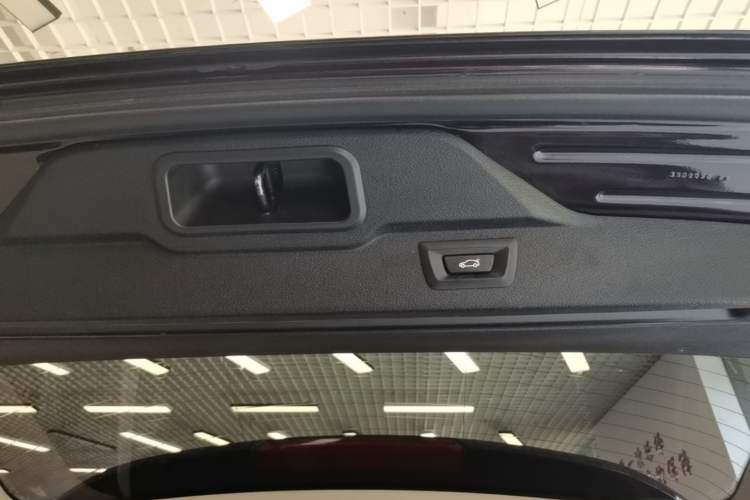 Used BMW X5 2014 xDrive35i Leading Model Trunk