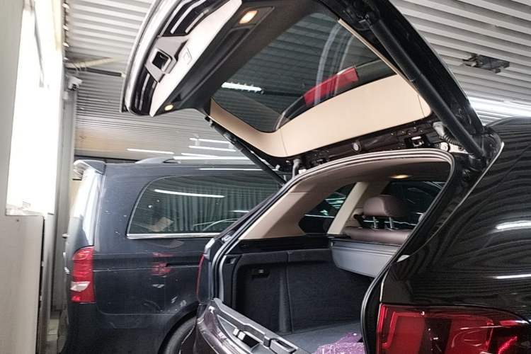 Used BMW X5 2014 xDrive35i Elegant Edition Trunk