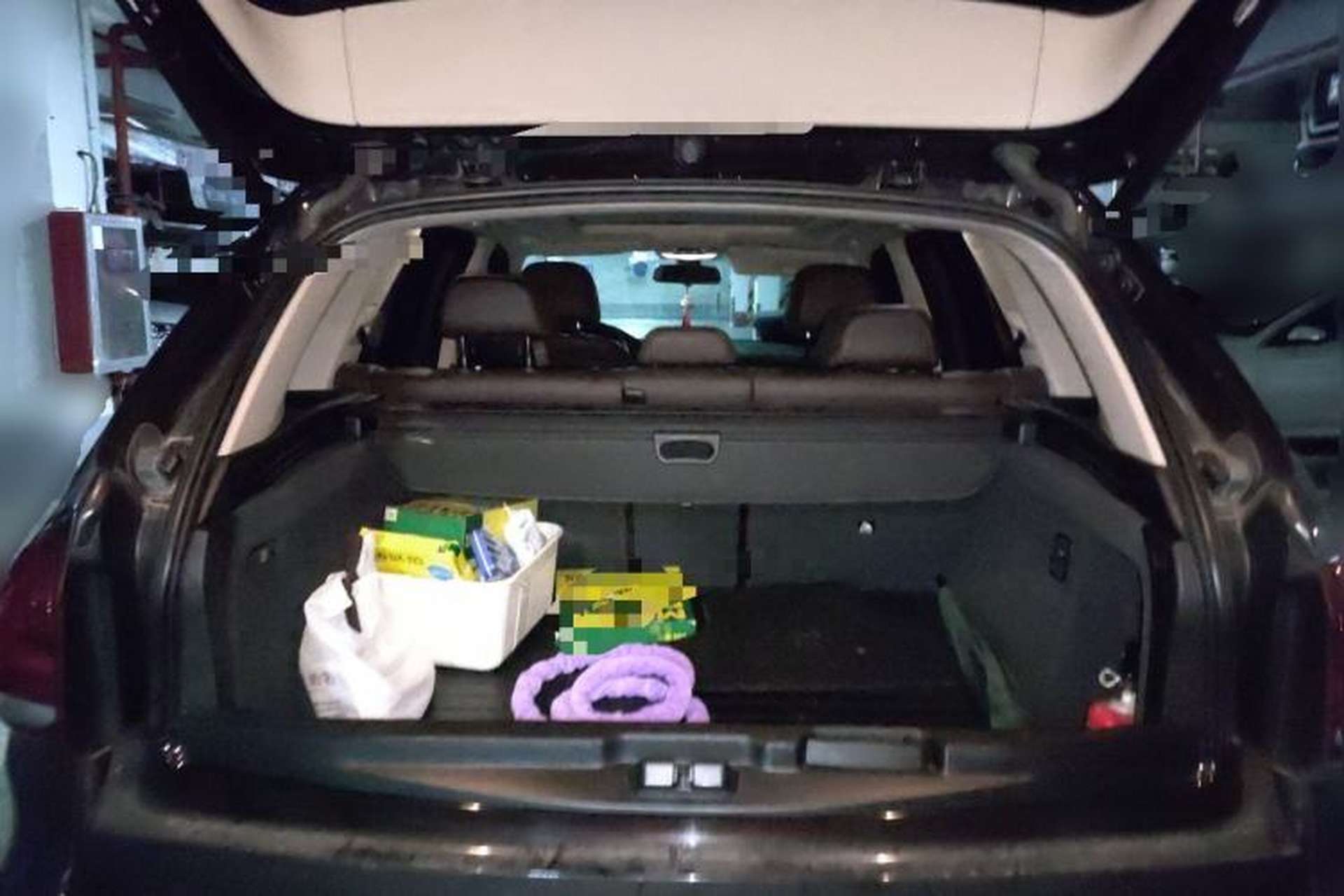 Used BMW X5 2014 xDrive35i Leading Model Trunk
