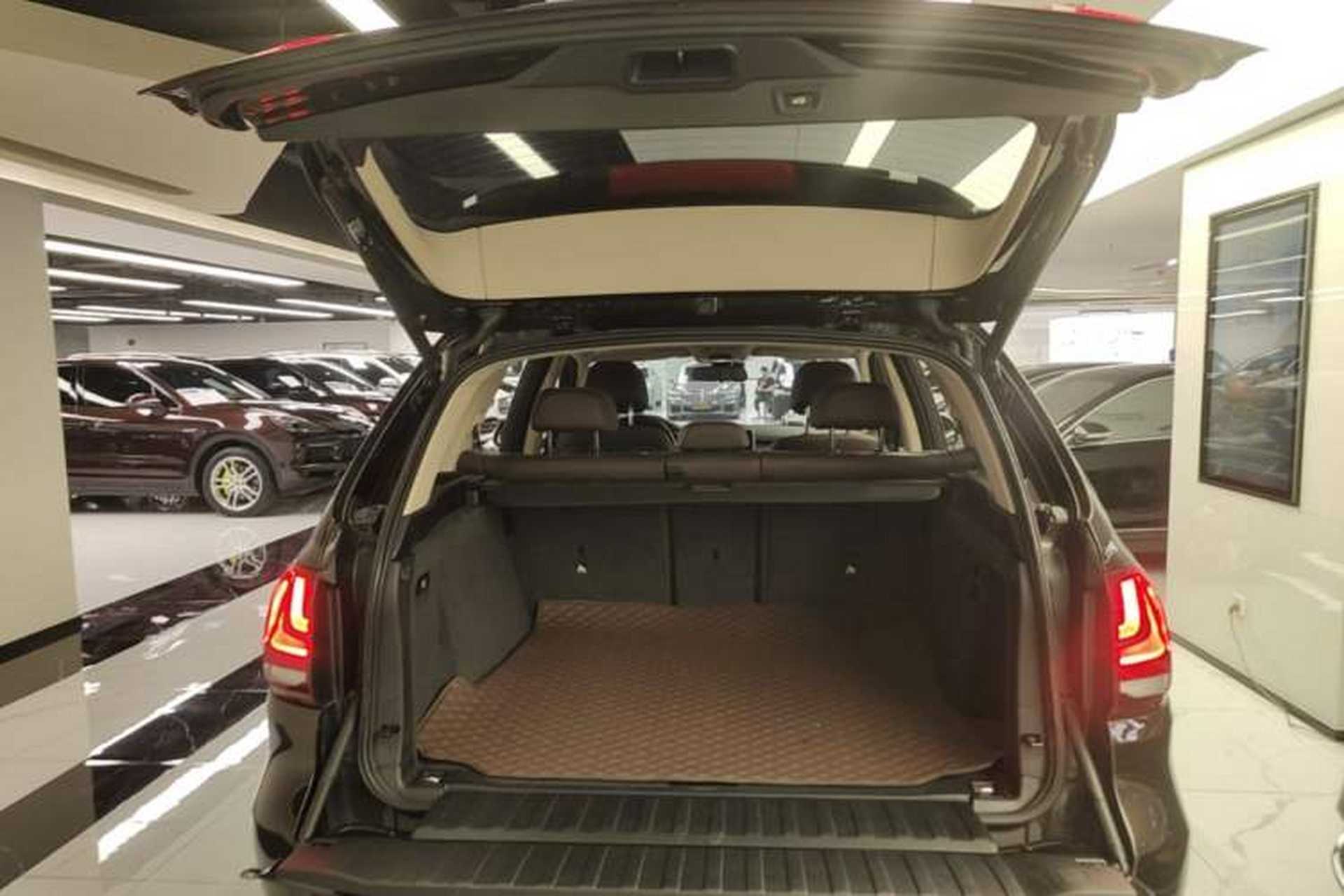 Used BMW X5 2014 xDrive35i Elegant Edition Trunk
