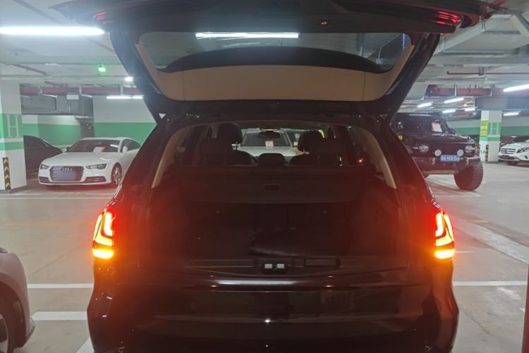 Used BMW X5 2014 xDrive35i Elegant Edition Trunk