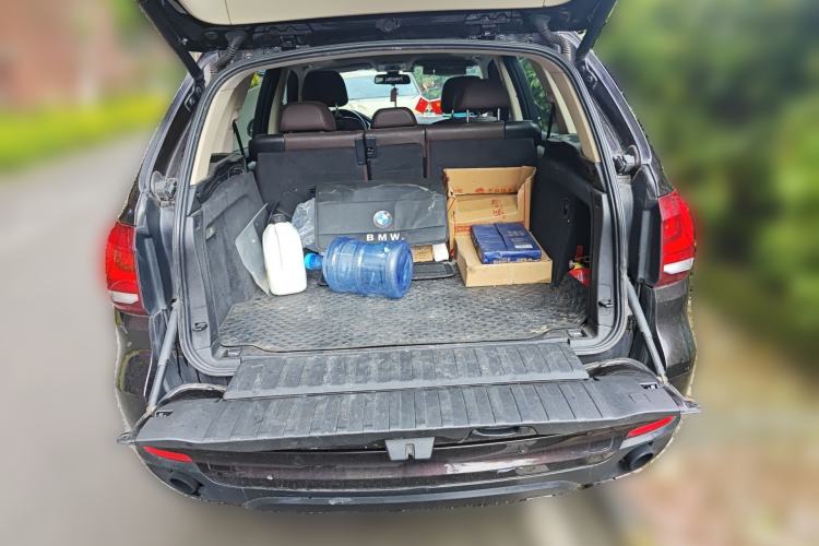 Used BMW X5 2014 xDrive30d Trunk
