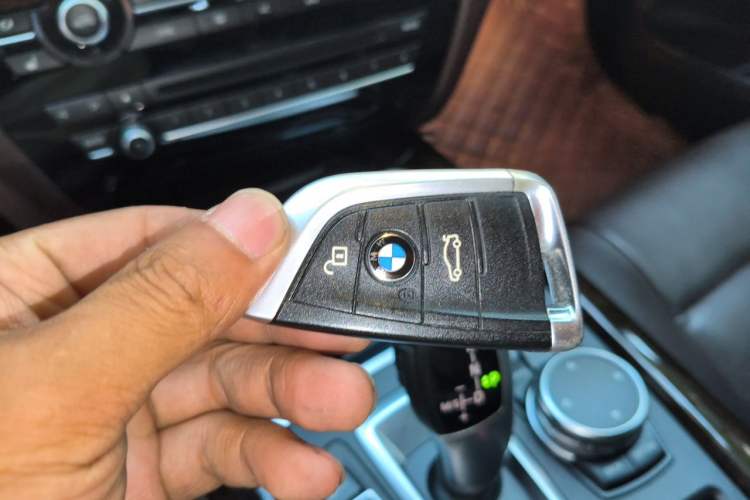 Used BMW X5 2014 xDrive35i Elegant Edition Vehicle Key