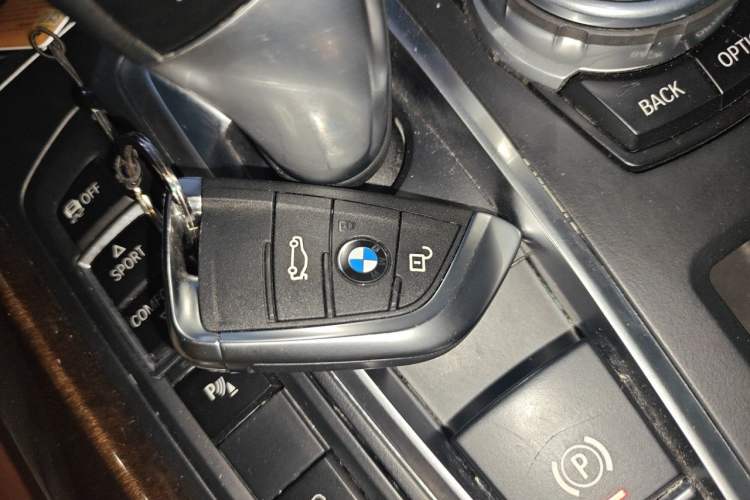 Used BMW X5 2014 xDrive35i Elegant Edition Vehicle Key