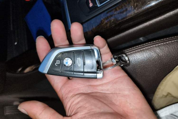 Used BMW X5 2014 xDrive35i Elegant Edition Vehicle Key