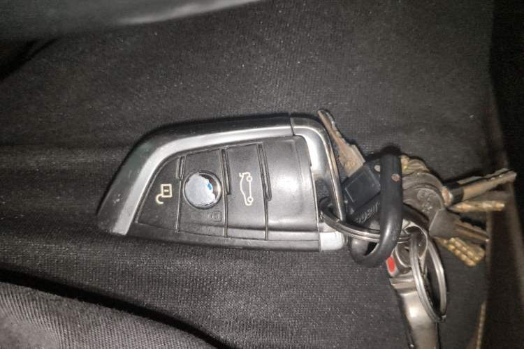 Used BMW X5  Vehicle Key