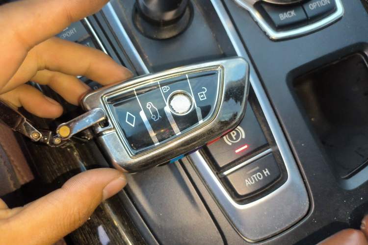 Used BMW X5 2014 xDrive35i Luxury Edition Vehicle Key