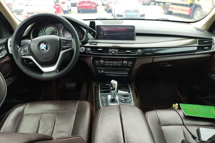 Used BMW X5 2014 xDrive35i Luxury Edition Center Console