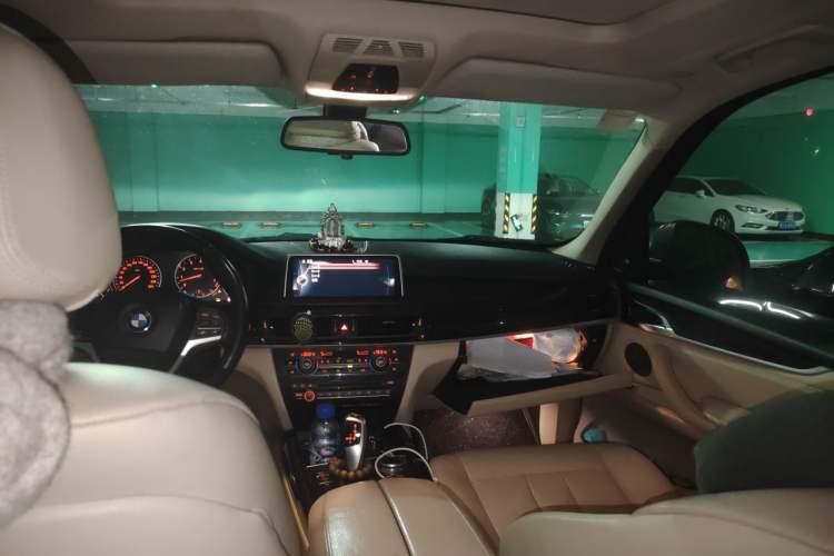 Used BMW X5 2014 xDrive35i Elegant Edition Center Console