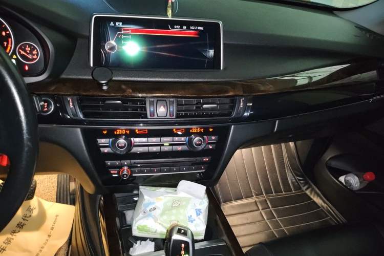 Used BMW X5 2014 xDrive35i Elegant Edition Audio And AC Panel