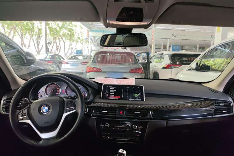 Used BMW X5 2014 xDrive35i Elegant Edition Center Console