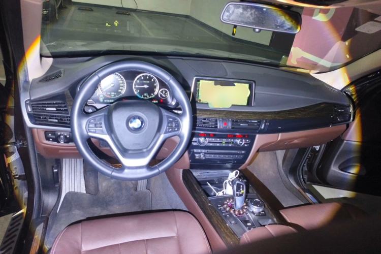 Used BMW X5 2014 xDrive35i Leading Model Center Console