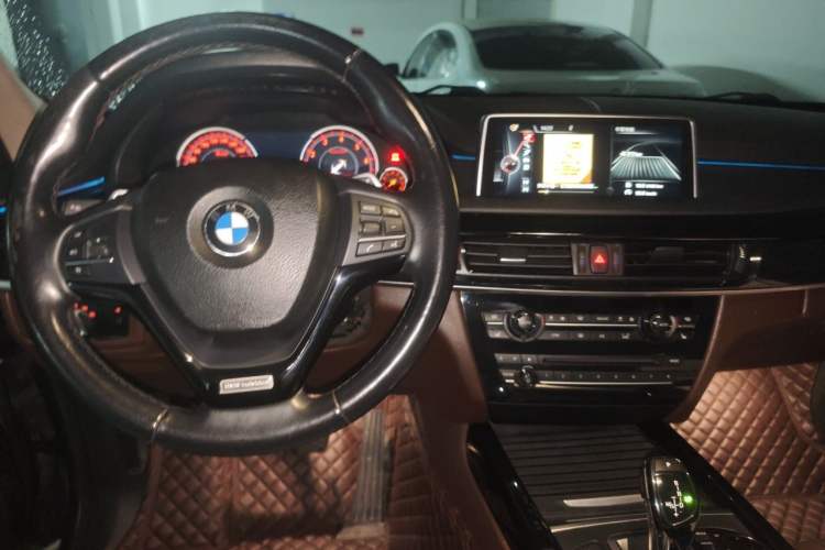 Used BMW X5 2014 xDrive35i Elegant Edition Center Console