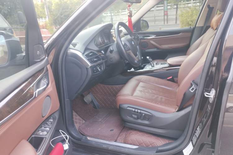 Used BMW X5 2014 xDrive35i Elegant Edition Driver Seat
