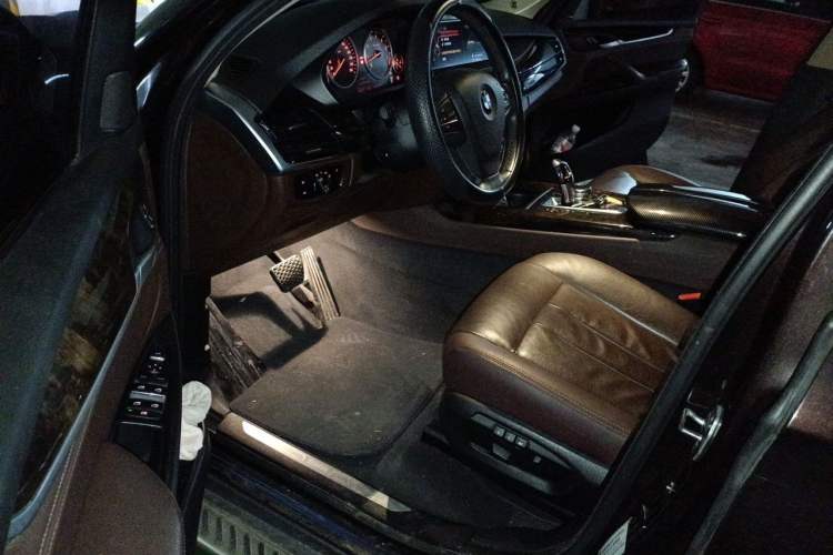 Used BMW X5 2014 xDrive35i Elegant Edition Driver Seat