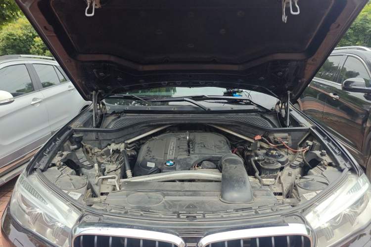 Used BMW X5 2014 xDrive35i Luxury Edition Engine Bay