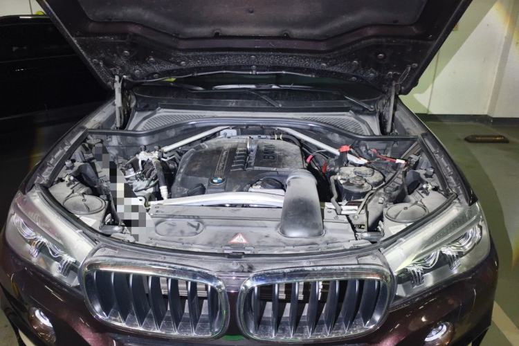 Used BMW X5 2014 xDrive35i Leading Model Engine Bay