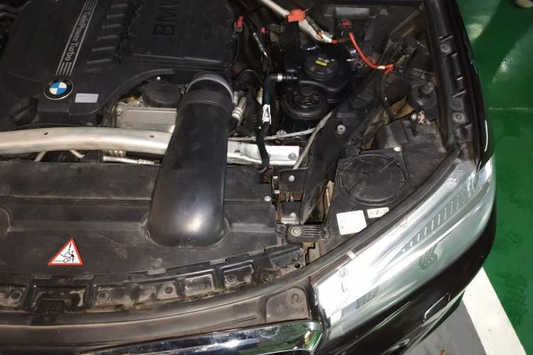 Used BMW X5 2014 xDrive35i Elegant Edition Engine Bay Left