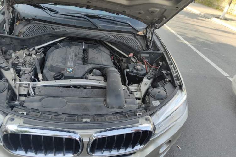 Used BMW X5 2014 xDrive35i Elegant Edition Engine Bay Left