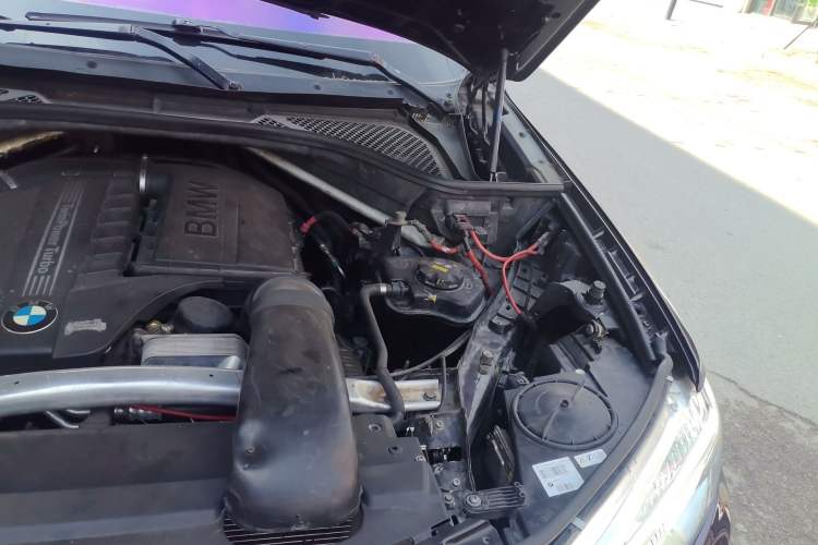 Used BMW X5 2014 xDrive35i Elegant Edition Engine Bay Left