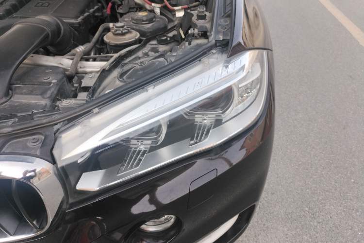 Used BMW X5 2014 xDrive35i Elegant Edition Engine Bay Left