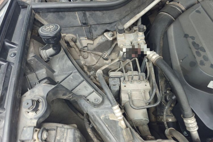 Used BMW X5 2014 xDrive35i Luxury Edition Engine Bay Right